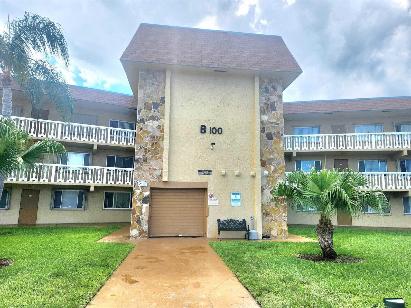 100 Village Green Circle E # B212, Palm Springs, FL 33461