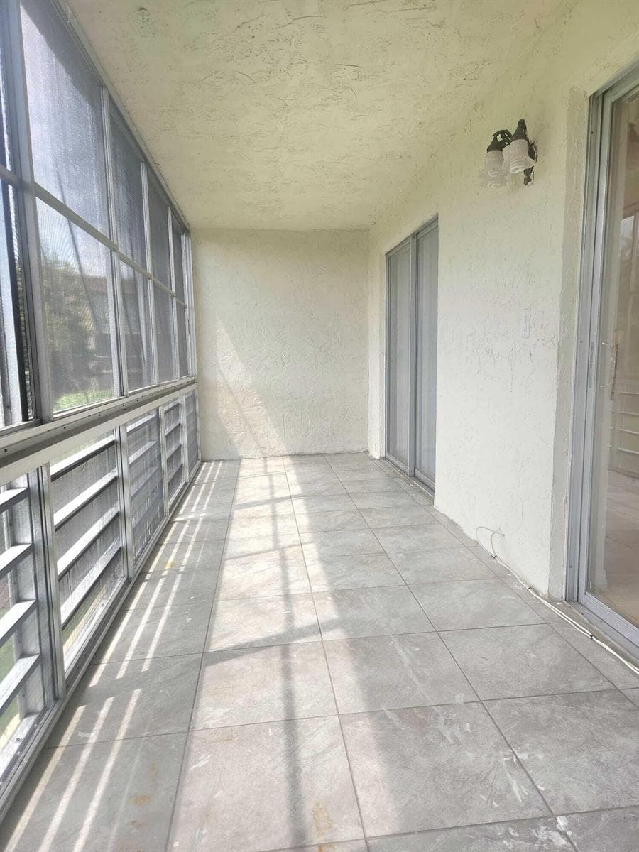 100 Village Green Circle E # B212, Palm Springs, FL 33461 — zdjęcie 5