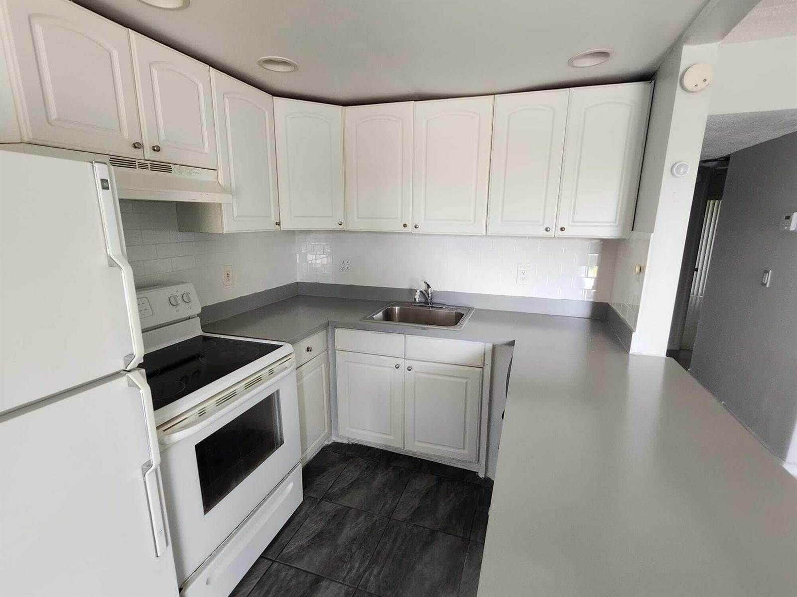 100 Village Green Circle E # B212, Palm Springs, FL 33461 — zdjęcie 4