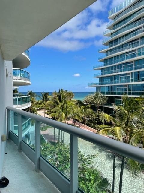 9401 Collins Avenue # 402, Surfside, FL 33154 — zdjęcie 5