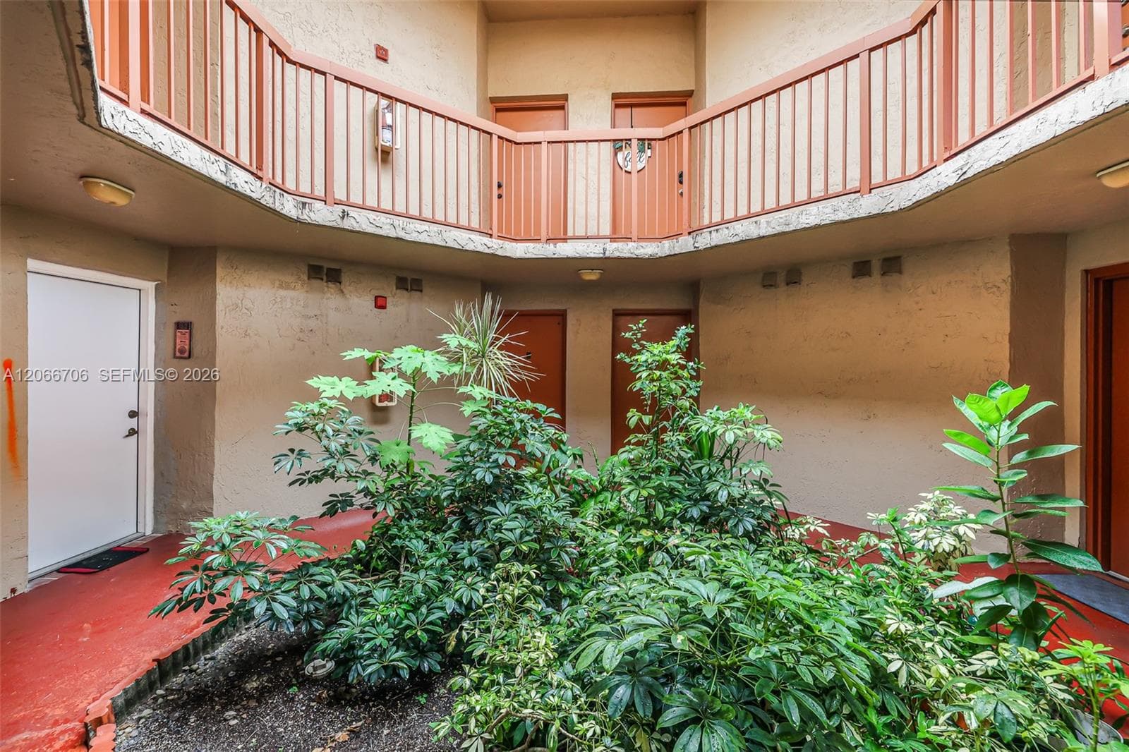 10245 NW 9th St Cir # 102-9, Miami, FL 33172 — zdjęcie 5