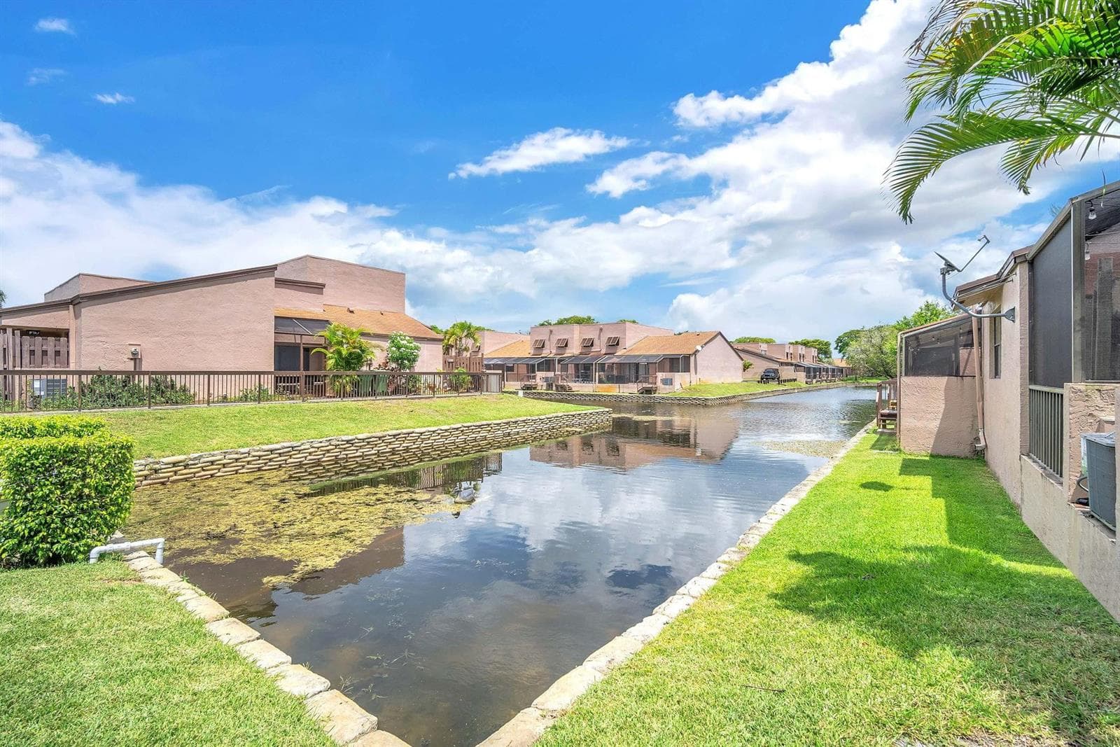 12359 NW 11TH Court, Pembroke Pines, FL 33026 — zdjęcie 3