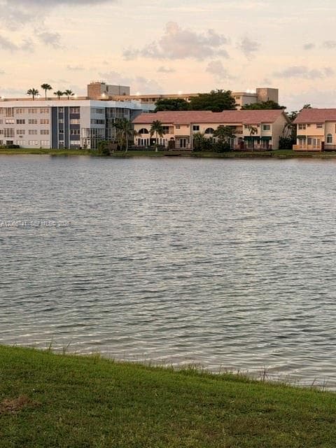 780 NE 199th St # 207E, Miami, FL 33179 — zdjęcie 3