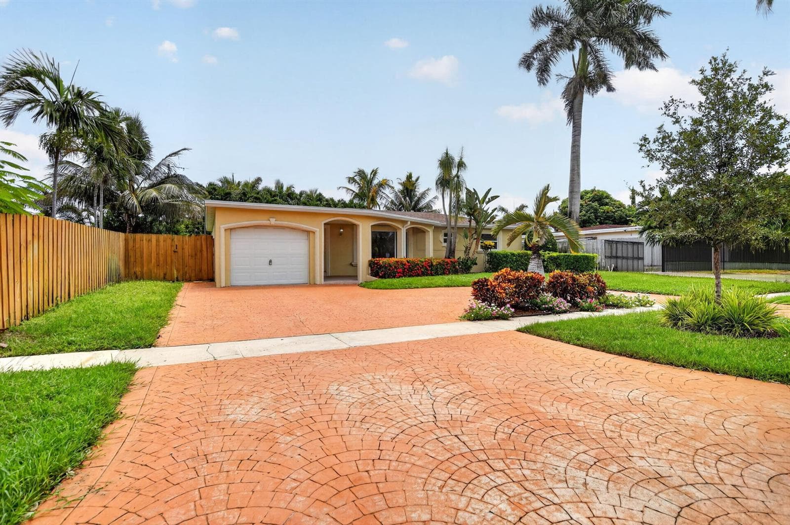 2250 NE 4TH Court, Boca Raton, FL 33431 — zdjęcie 2