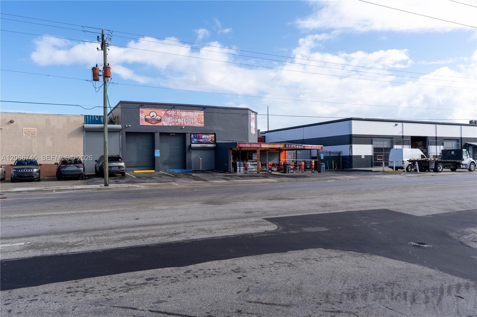 3595 NW 54th St, Hialeah, FL 33142 — zdjęcie 3