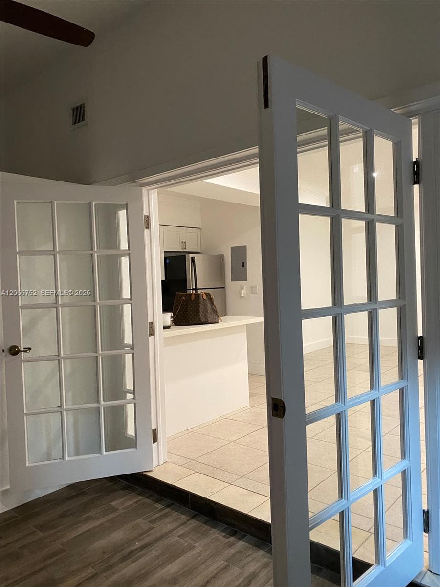 1 Edgewater Dr # 103, Coral Gables, FL 33133 — zdjęcie 2