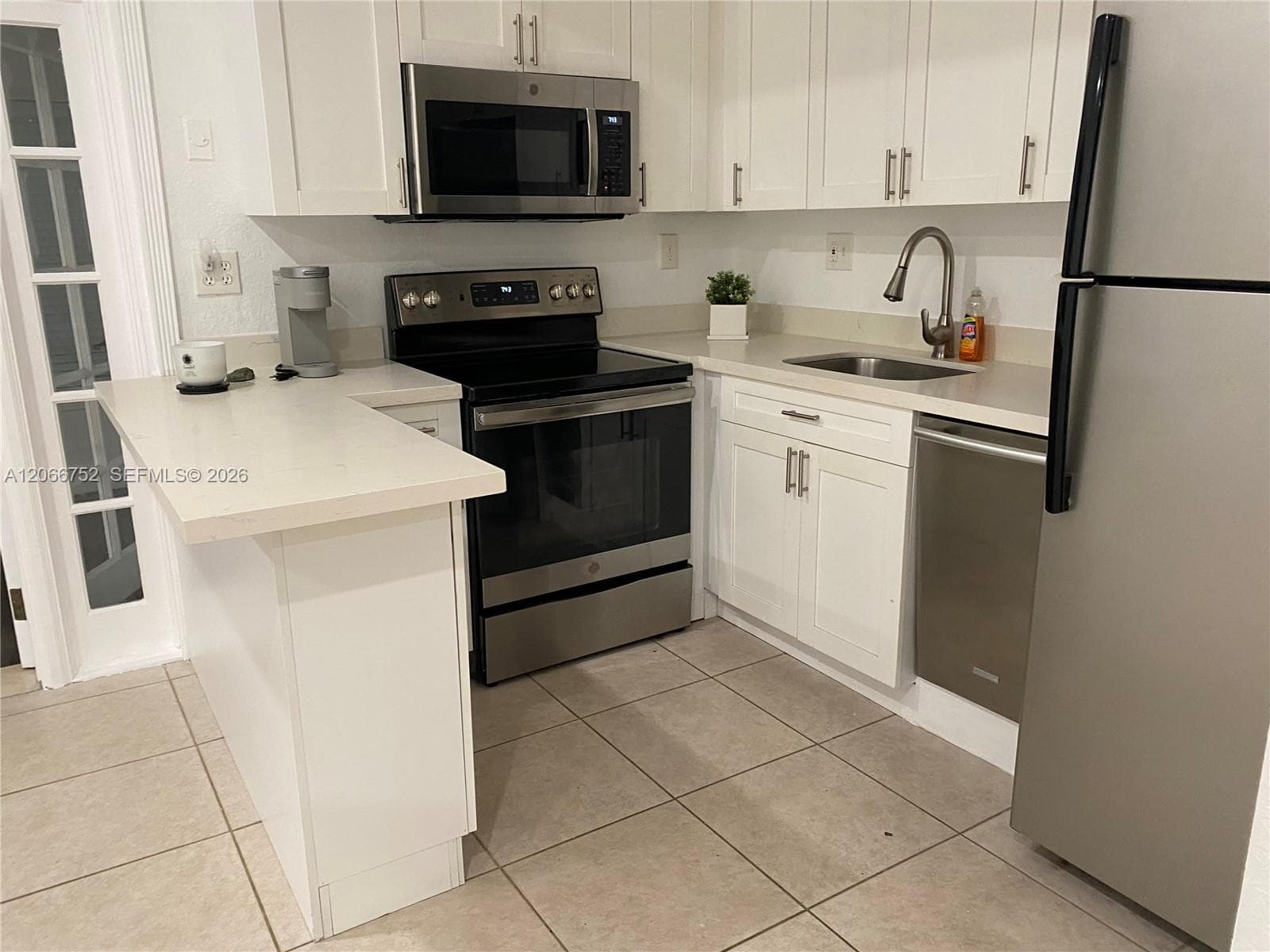 1 Edgewater Dr # 103, Coral Gables, FL 33133 — zdjęcie 4