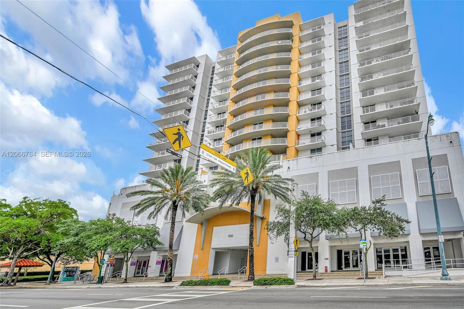 900 SW 8th St # 908, Miami, FL 33130