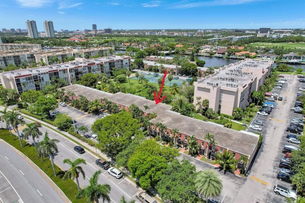 1001 THREE ISLANDS Boulevard # 36, Hallandale Beach, FL 33009 — zdjęcie 3