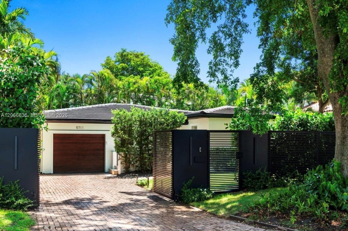 5711 Michelangelo St, Coral Gables, FL 33146 — zdjęcie 2
