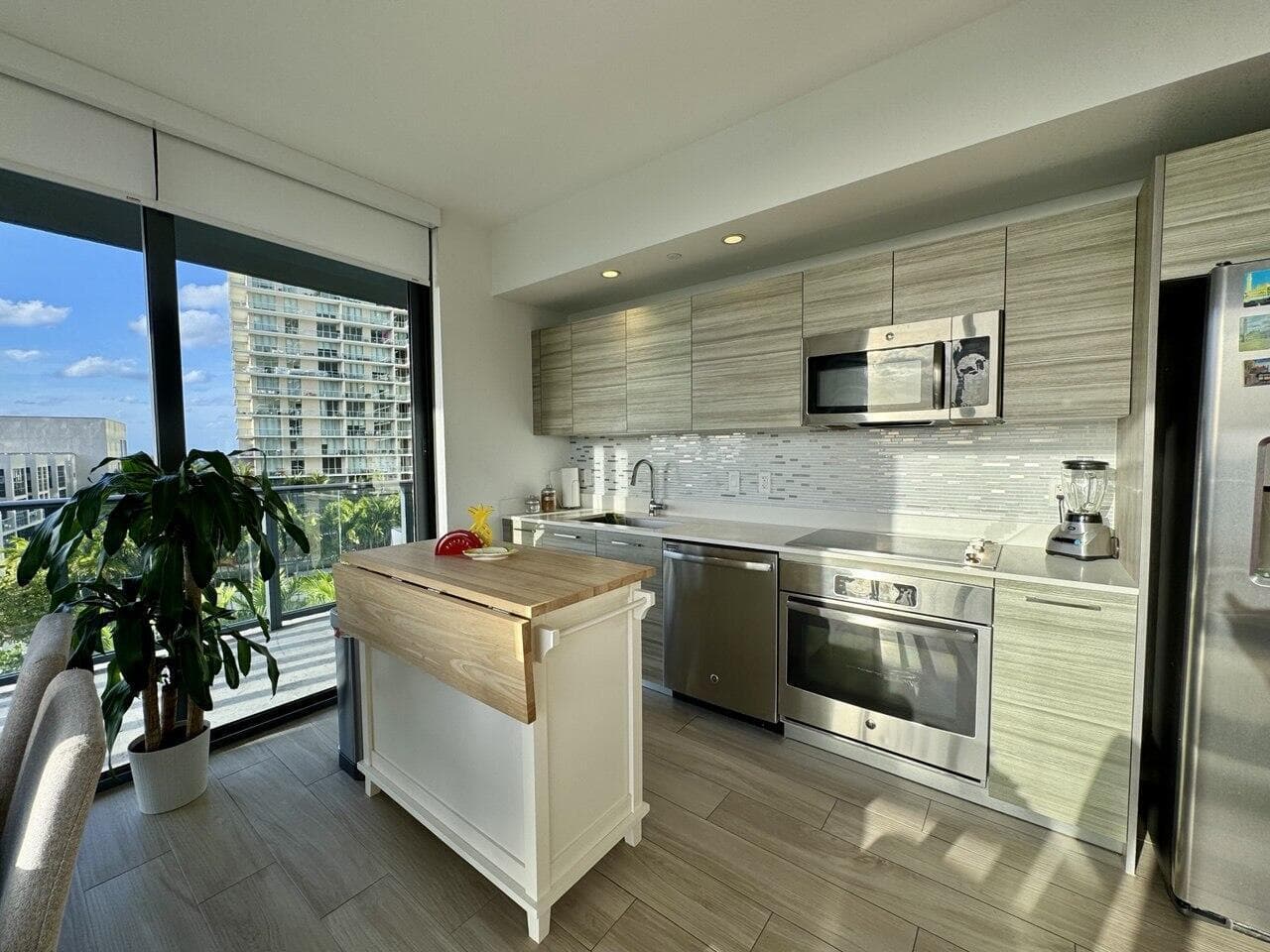 121 NE 34th Street # 1116, Miami, FL 33137