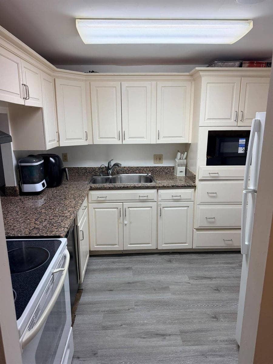 480 EXECUTIVE CENTER Drive # 3H, West Palm Beach, FL 33401 — zdjęcie 3