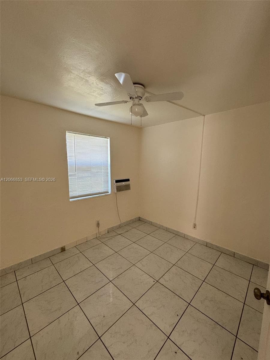 2451 NW 13th Ct # 5, Fort Lauderdale, FL 33311 — zdjęcie 3