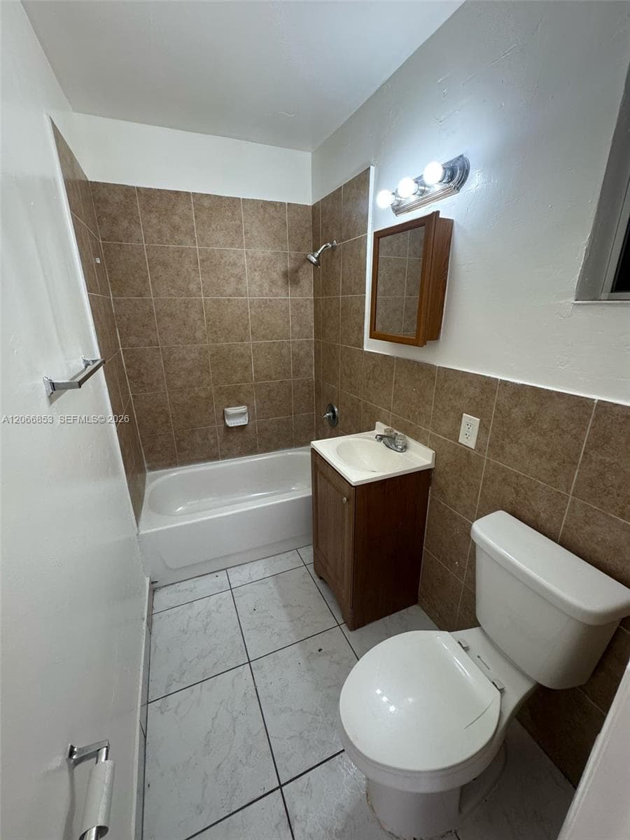 2451 NW 13th Ct # 5, Fort Lauderdale, FL 33311 — zdjęcie 5
