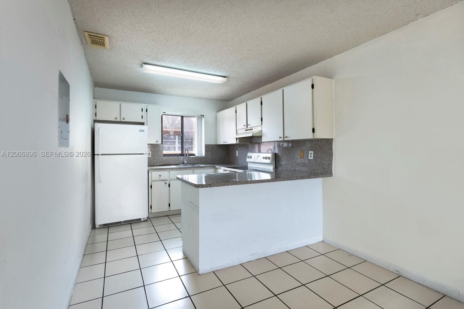 6305 W 22nd Ct # 203, Hialeah, FL 33016 — zdjęcie 3