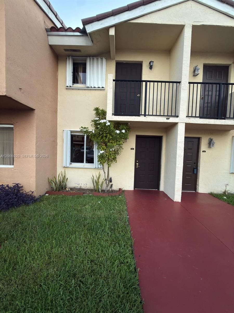 560 NW 82nd Pl # 305, Miami, FL 33126 — zdjęcie 2