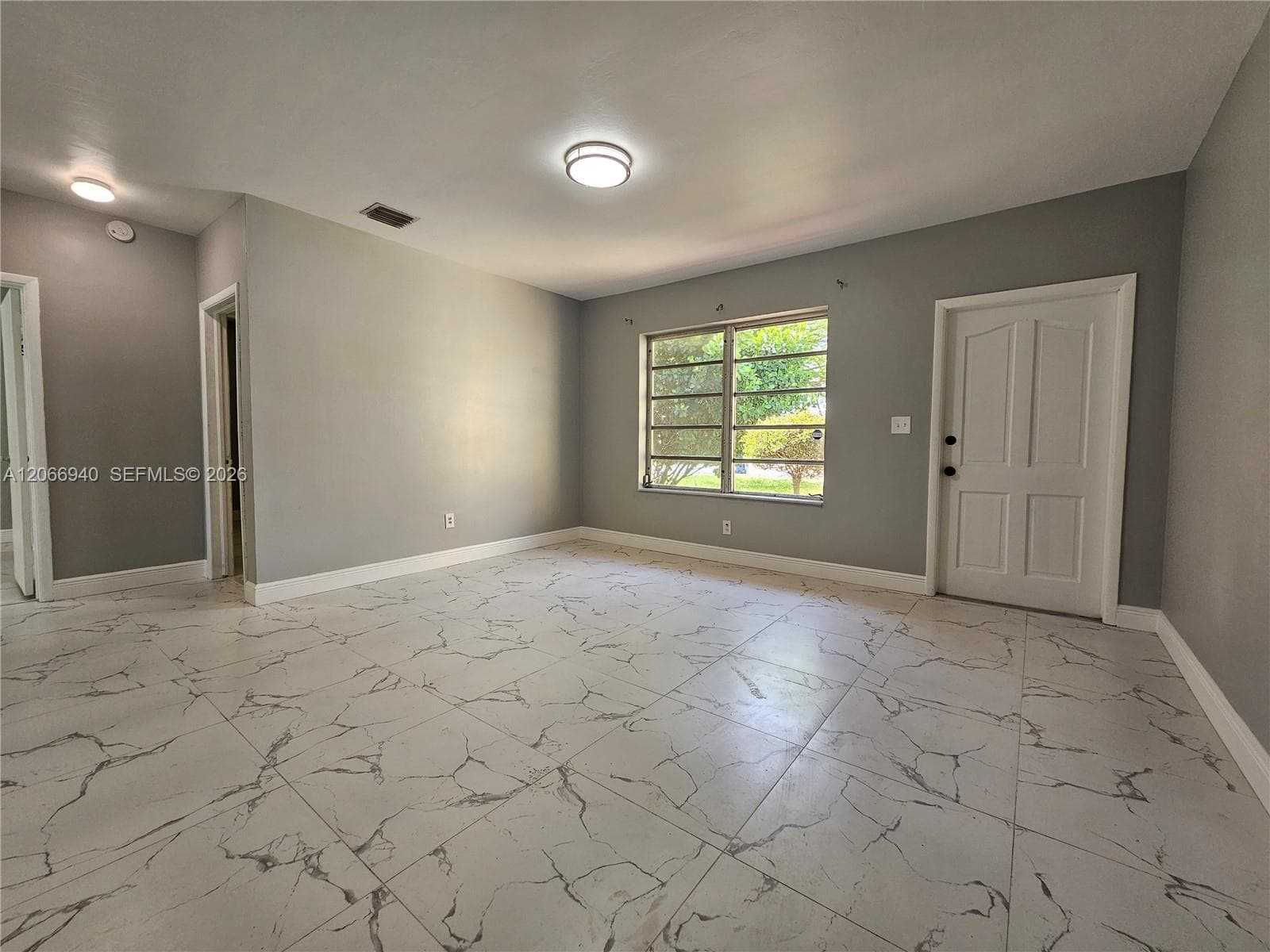 1929 NE 176th St, North Miami Beach, FL 33162 — zdjęcie 3