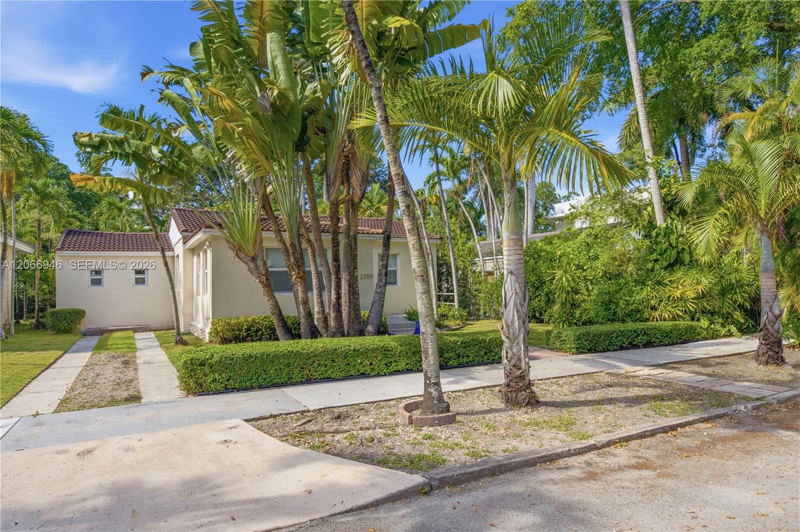 2355 Overbrook St, Miami, FL 33133 — zdjęcie 2