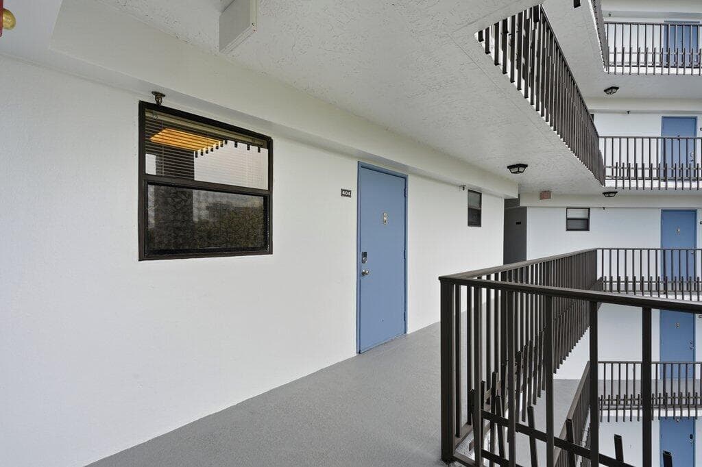 4640 Lucerne Lakes Boulevard W # 404, Lake Worth, FL 33467 — zdjęcie 2