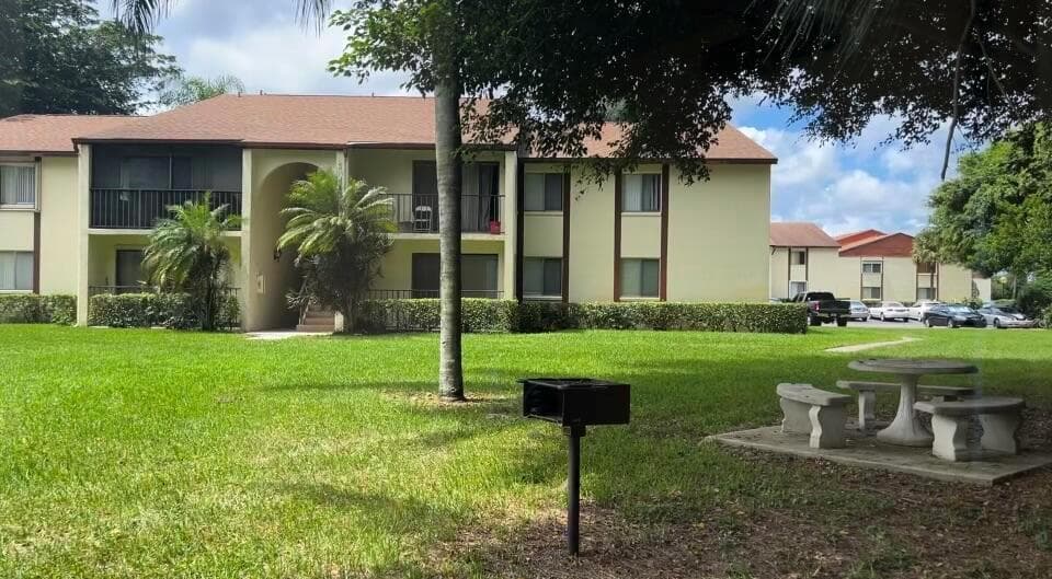 4849 SABLE PINE Circle # B1, West Palm Beach, FL 33417