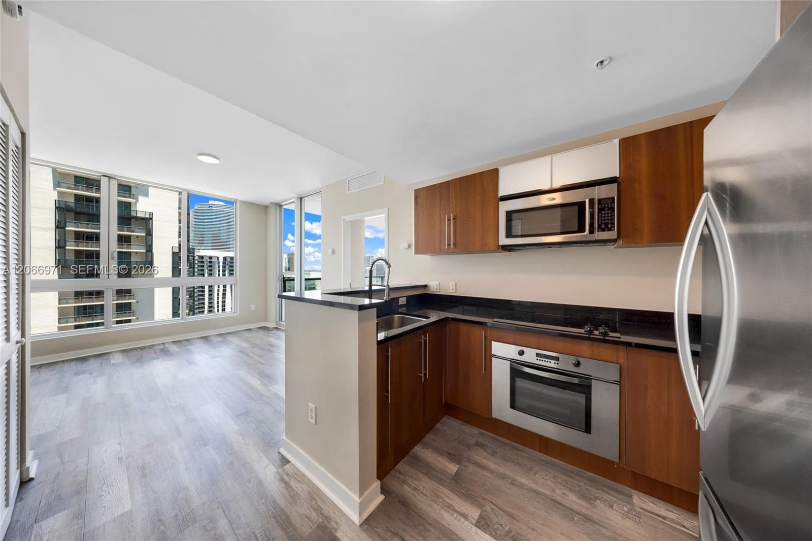 300 S Biscayne Blvd # T-2911, Miami, FL 33131 — zdjęcie 3