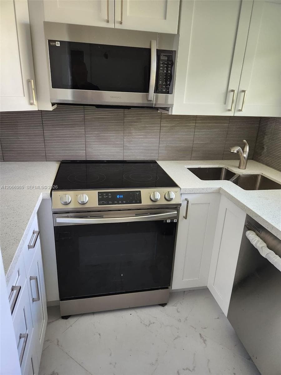 1333 E Hallandale Beach Blvd # 423, Hallandale Beach, FL 33009