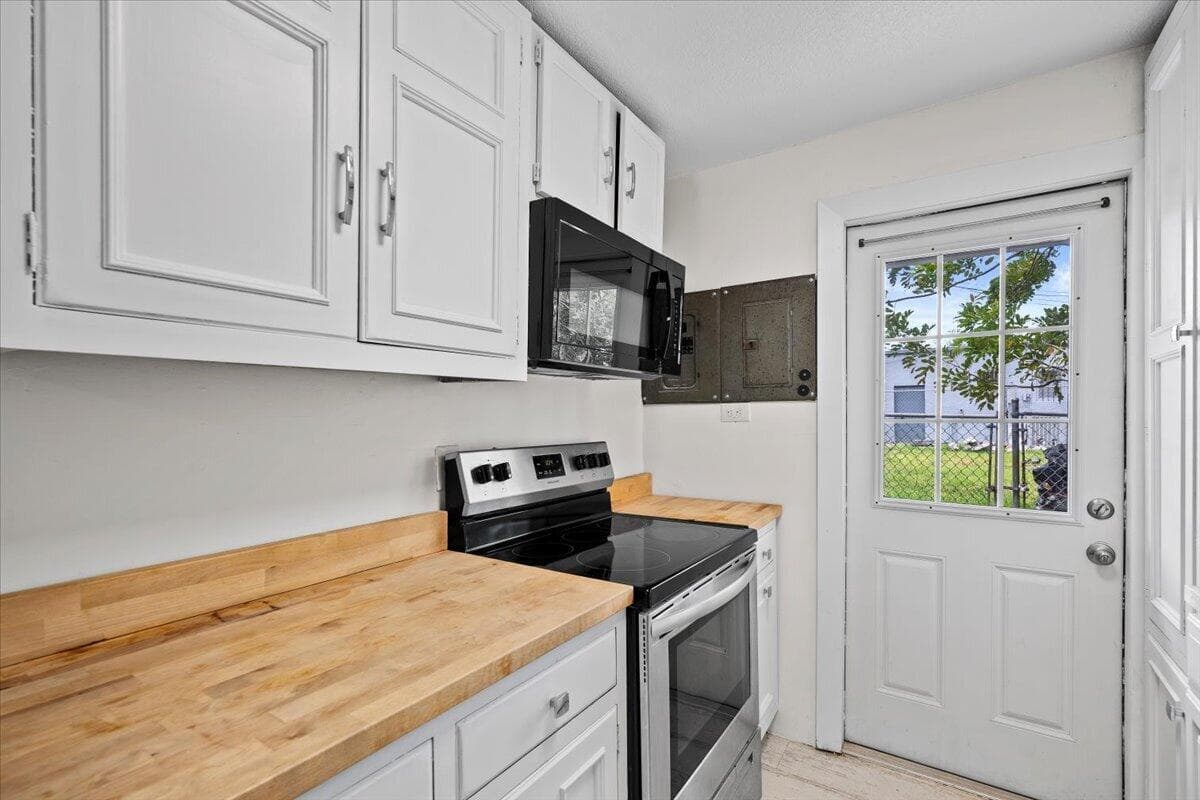 1226 Easter Avenue, Fort Pierce, FL 34950 — zdjęcie 2