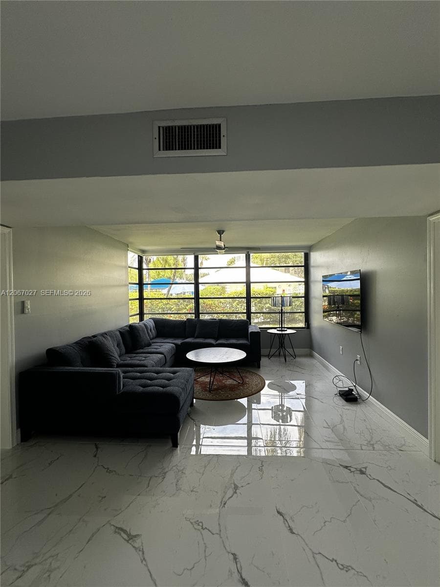 1719 Whitehall Dr # 105, Davie, FL 33324 — zdjęcie 5