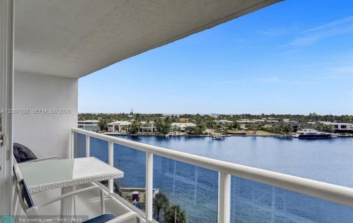 20515 E Country Club Dr # 747, Aventura, FL 33180