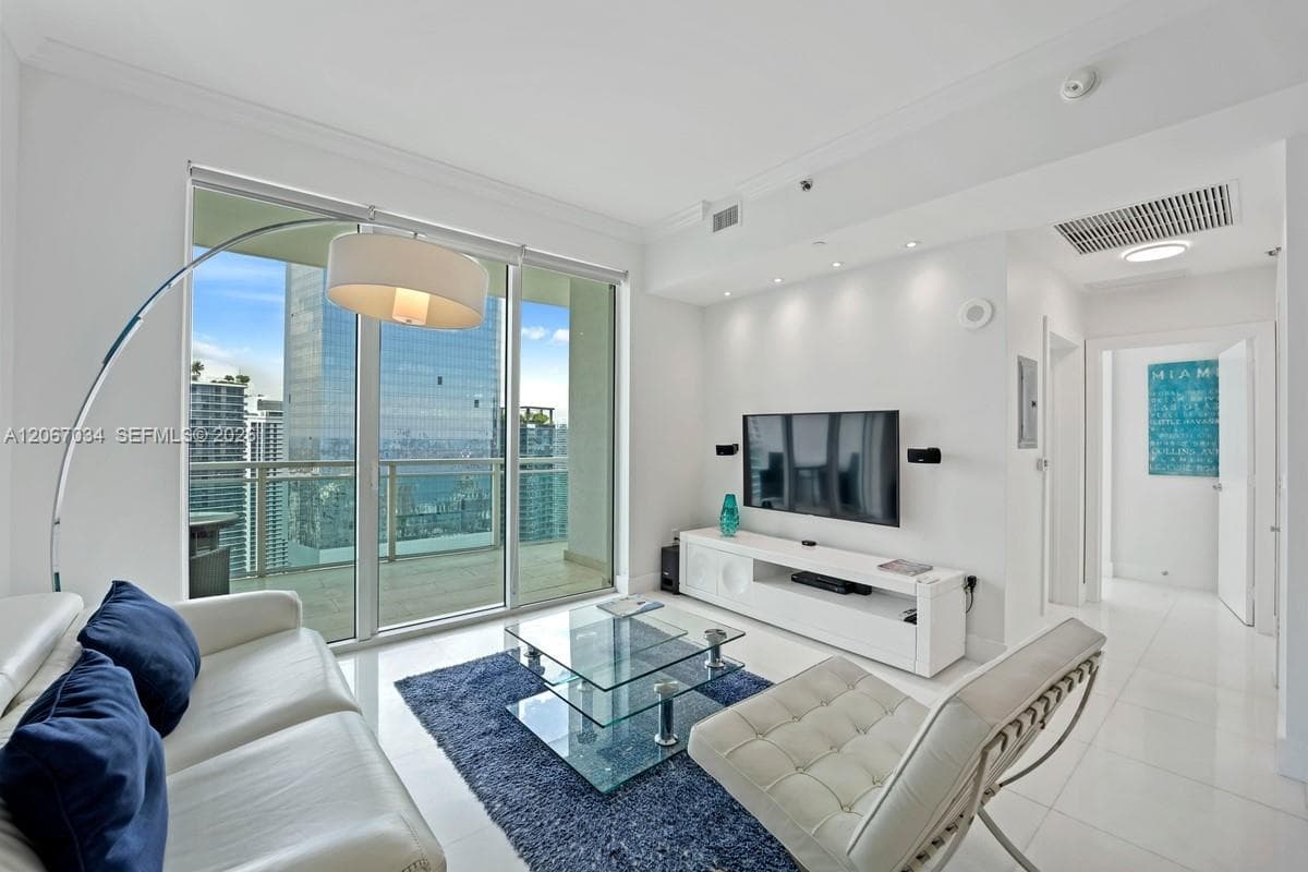 950 Brickell Bay Dr # 4600, Miami, FL 33131 — zdjęcie 2