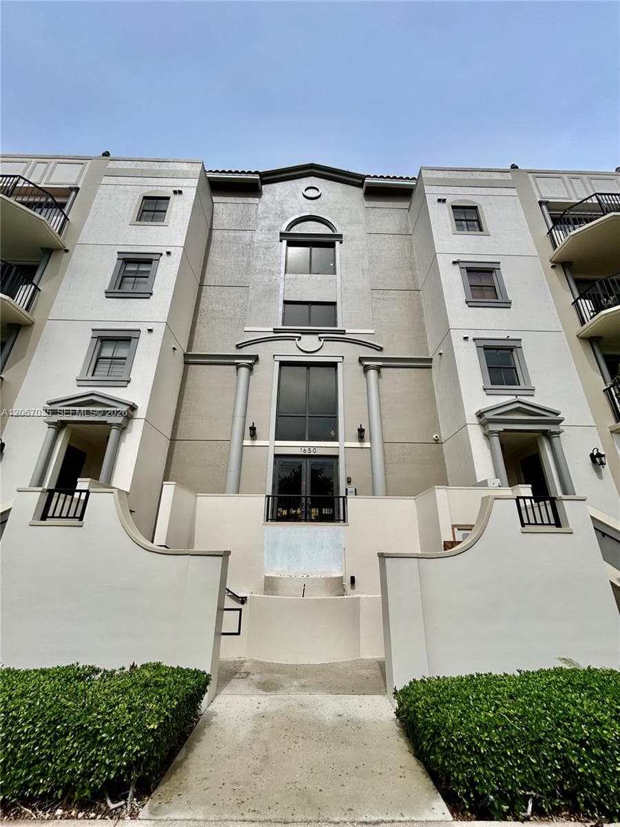 1650 Galiano St # 307, Coral Gables, FL 33134 — zdjęcie 4