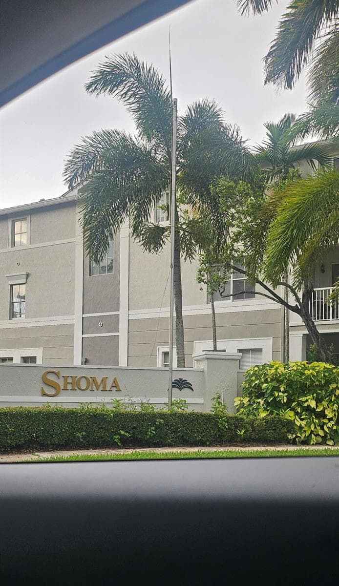 1110 E Shoma Drive E # 423, Royal Palm Beach, FL 33414
