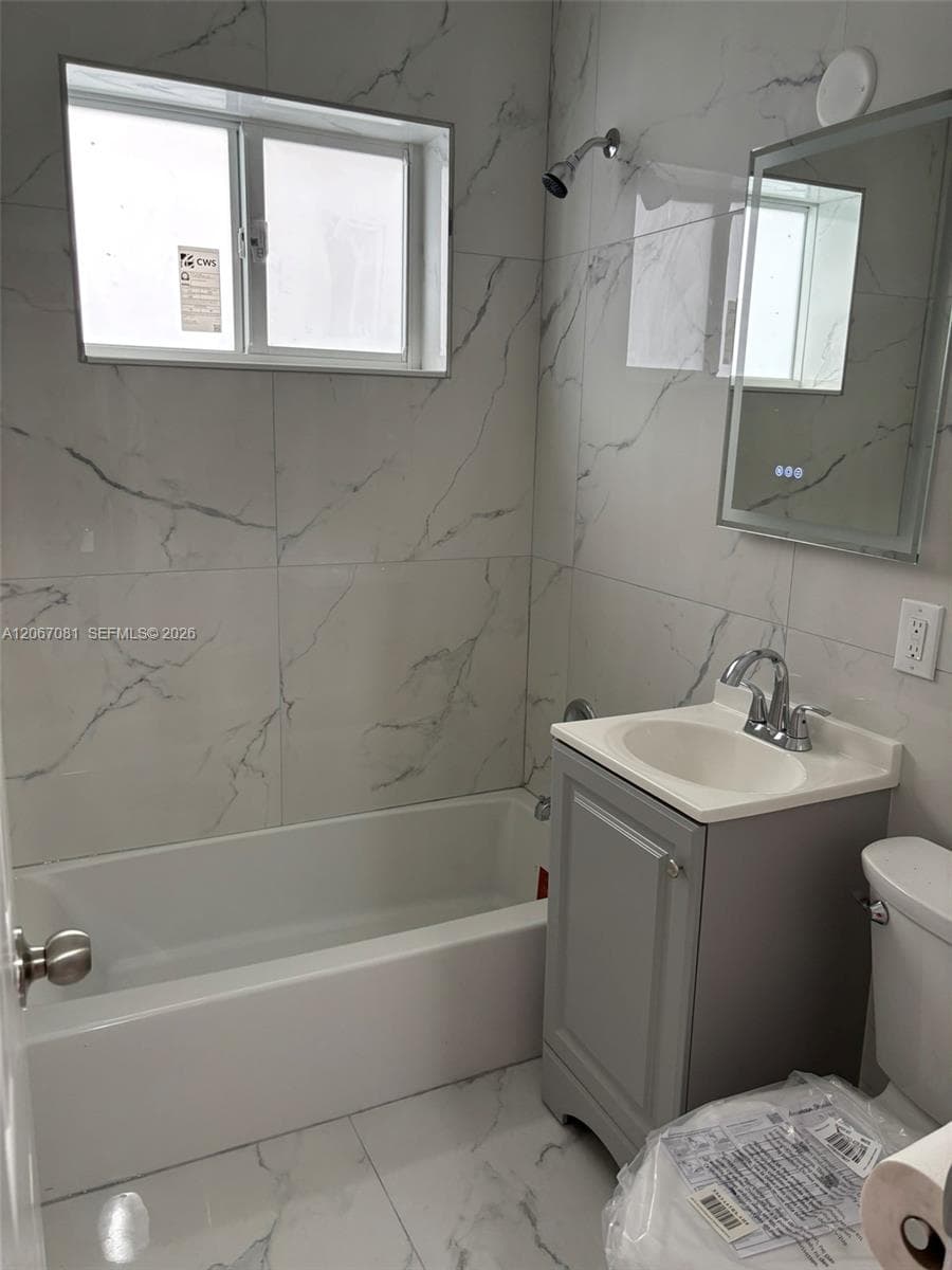 2358 NW 58th St, Miami, FL 33142 — zdjęcie 4