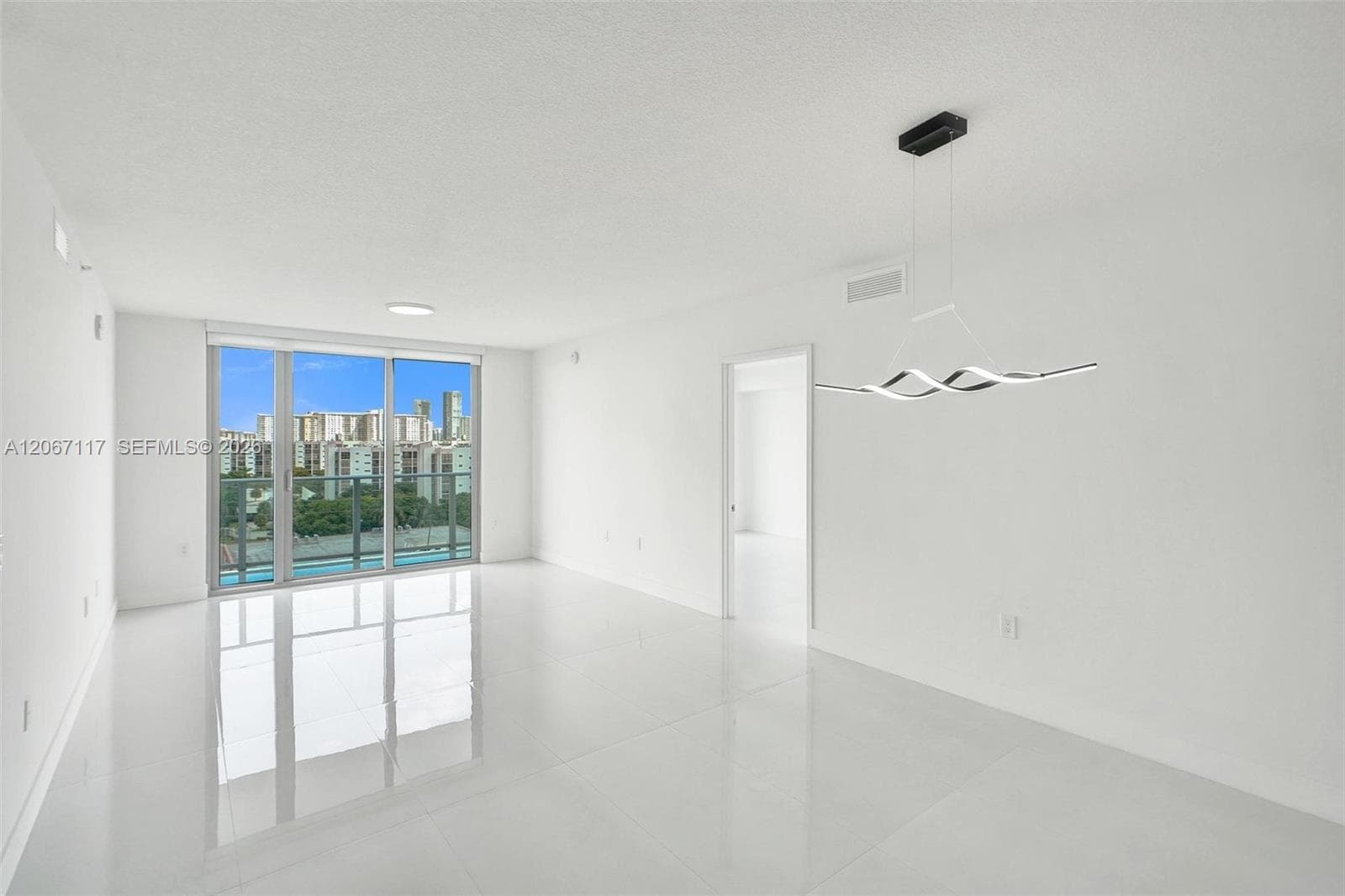 330 Sunny Isles Blvd # 5-805, Sunny Isles Beach, FL 33160 — zdjęcie 3