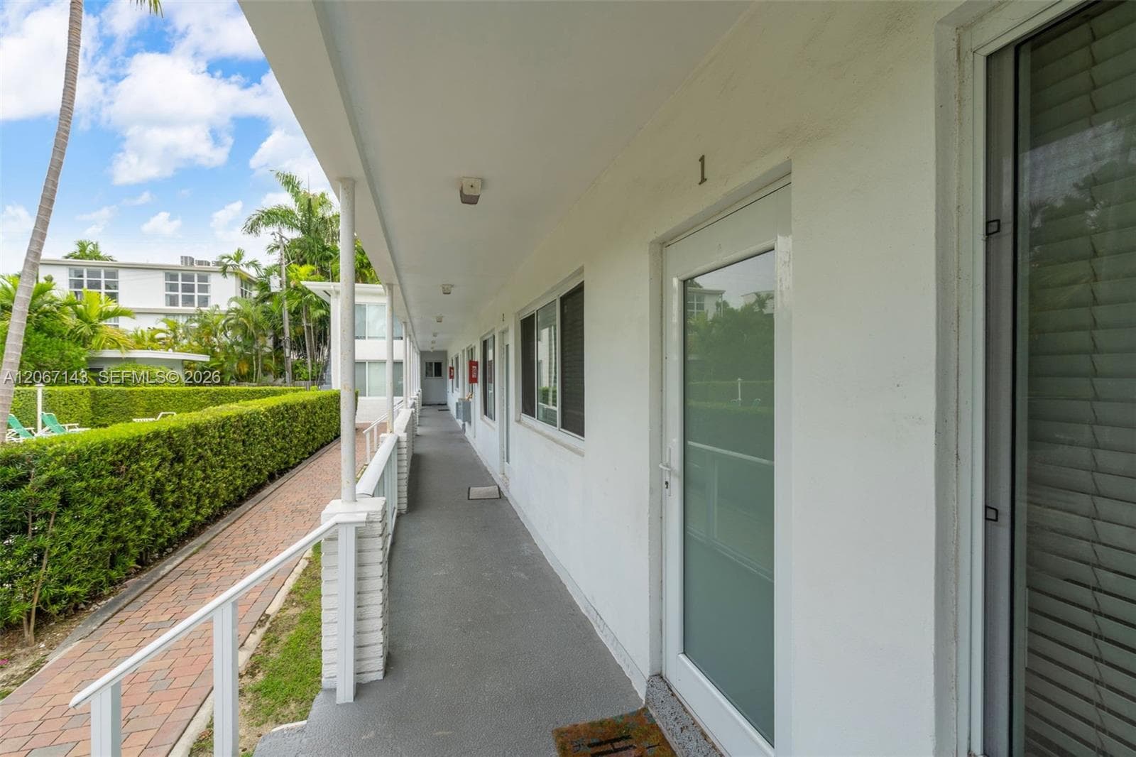 1065 98th St # 1, Bay Harbor Islands, FL 33154 — zdjęcie 2