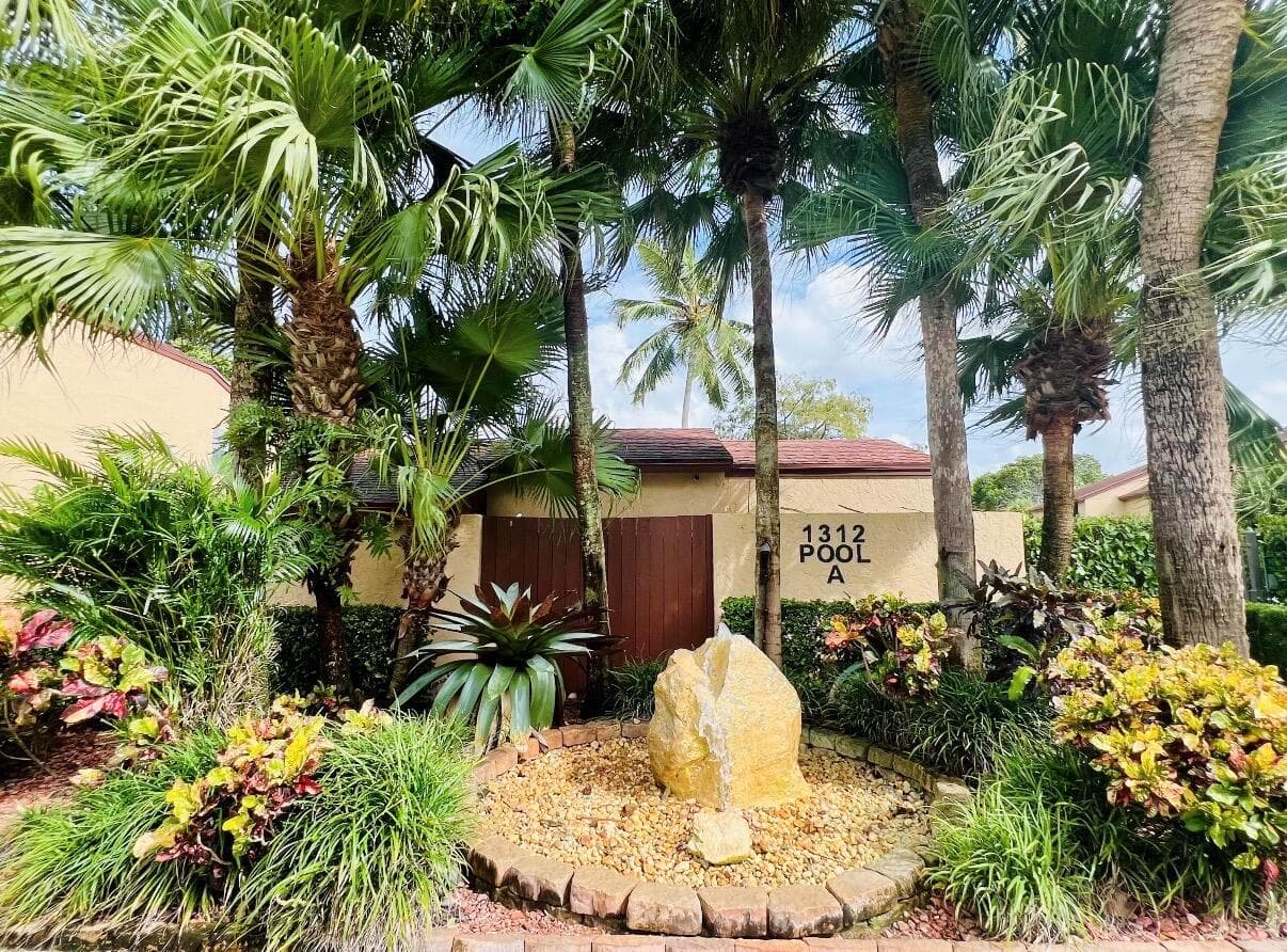 206 Lakeview Drive E, Royal Palm Beach, FL 33411 — zdjęcie 2