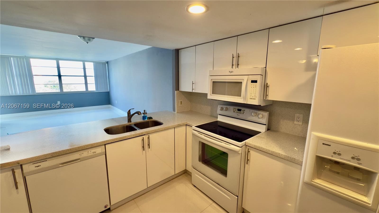 1351 NE Miami Gardens Dr # 422E, Miami, FL 33179 — zdjęcie 4