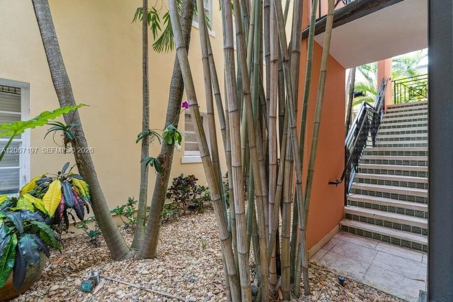 4812 Pine Tree Dr # 206, Miami Beach, FL 33140 — zdjęcie 2