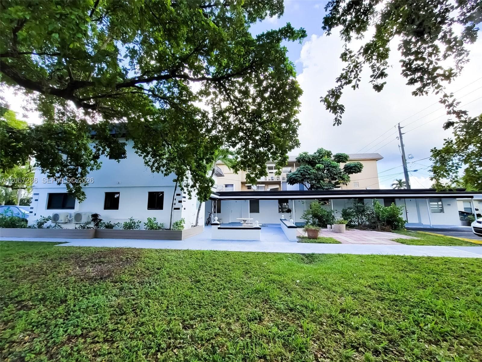 1858 Dewey St, Hollywood, FL 33020 — zdjęcie 2