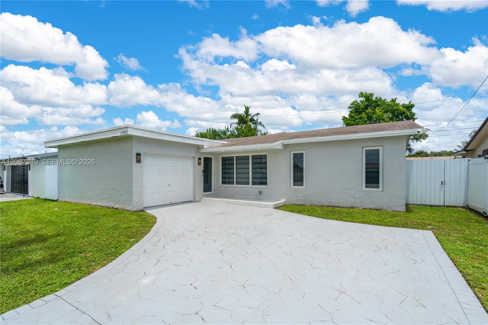 11911 NW 32nd Mnr, Sunrise, FL 33323 — zdjęcie 2