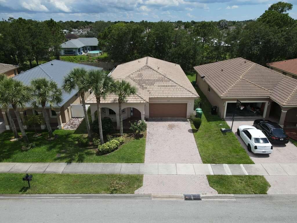 1804 SW Jamesport Drive, Port St. Lucie, FL 34953
