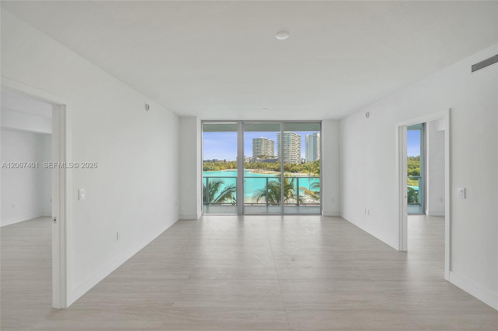 2411 Laguna Circle # 208, Miami, FL 33181 — zdjęcie 3