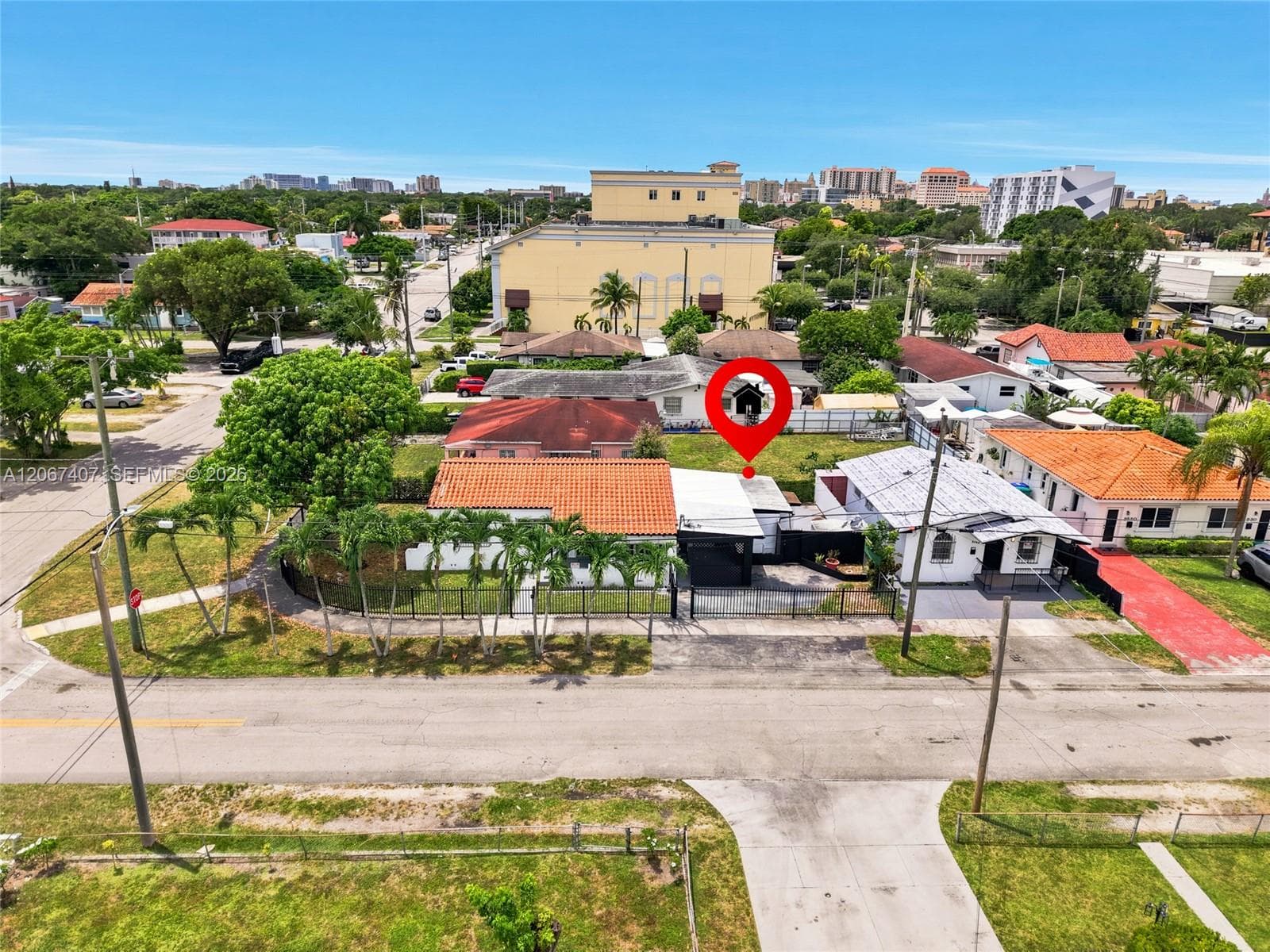 3500 NW 1st St, Miami, FL 33125