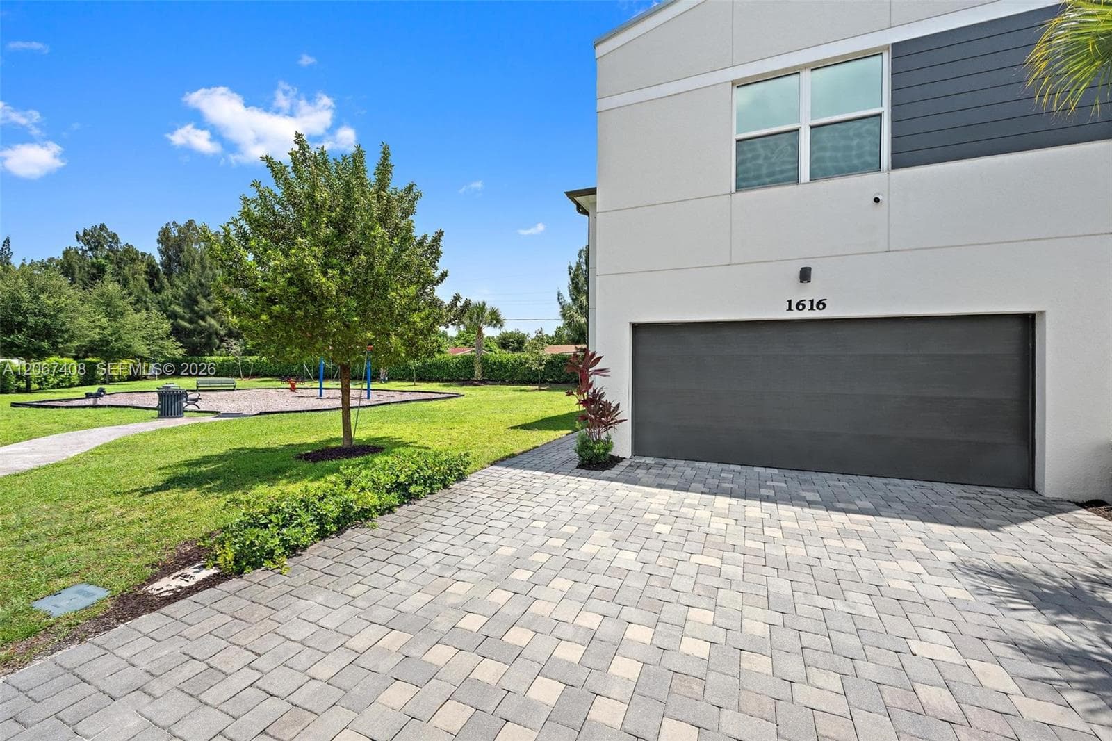 1616 Lindley St, Mangonia Park, FL 33407 — zdjęcie 2
