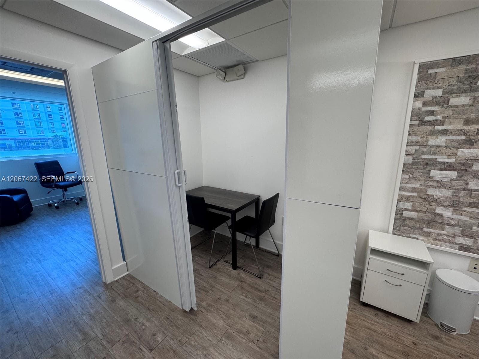 40 SW 13th St # 402, Miami, FL 33130 — zdjęcie 4