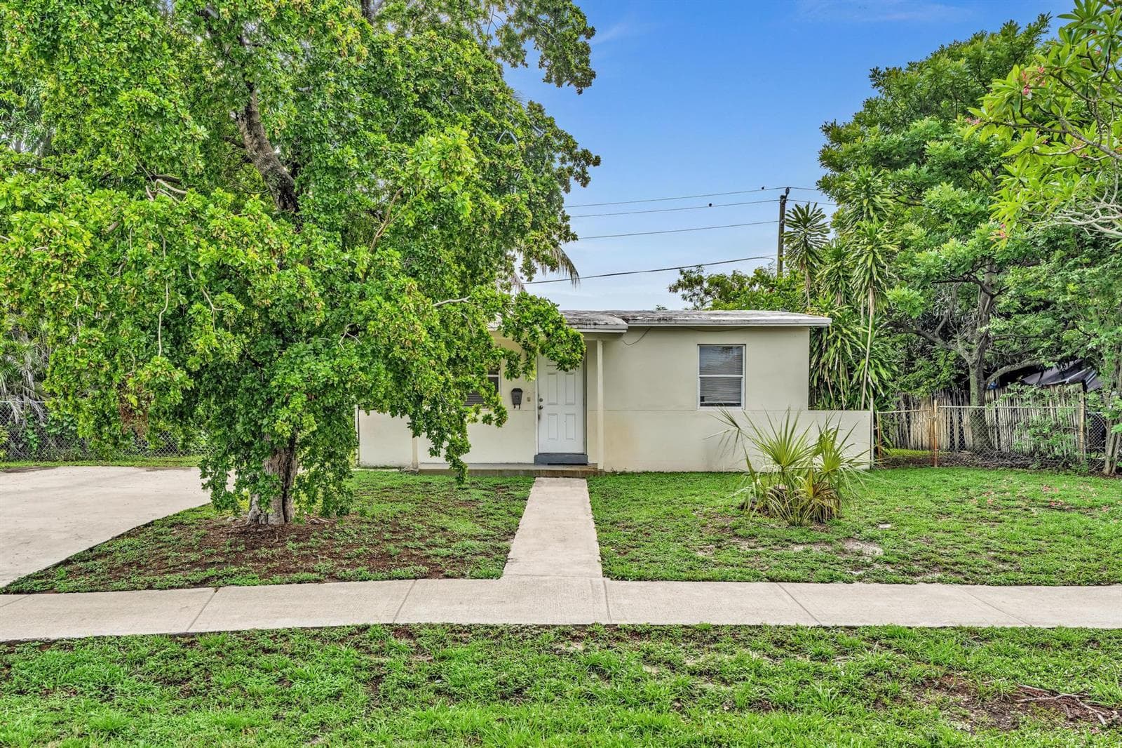 4936 NE 14TH Avenue, Pompano Beach, FL 33064