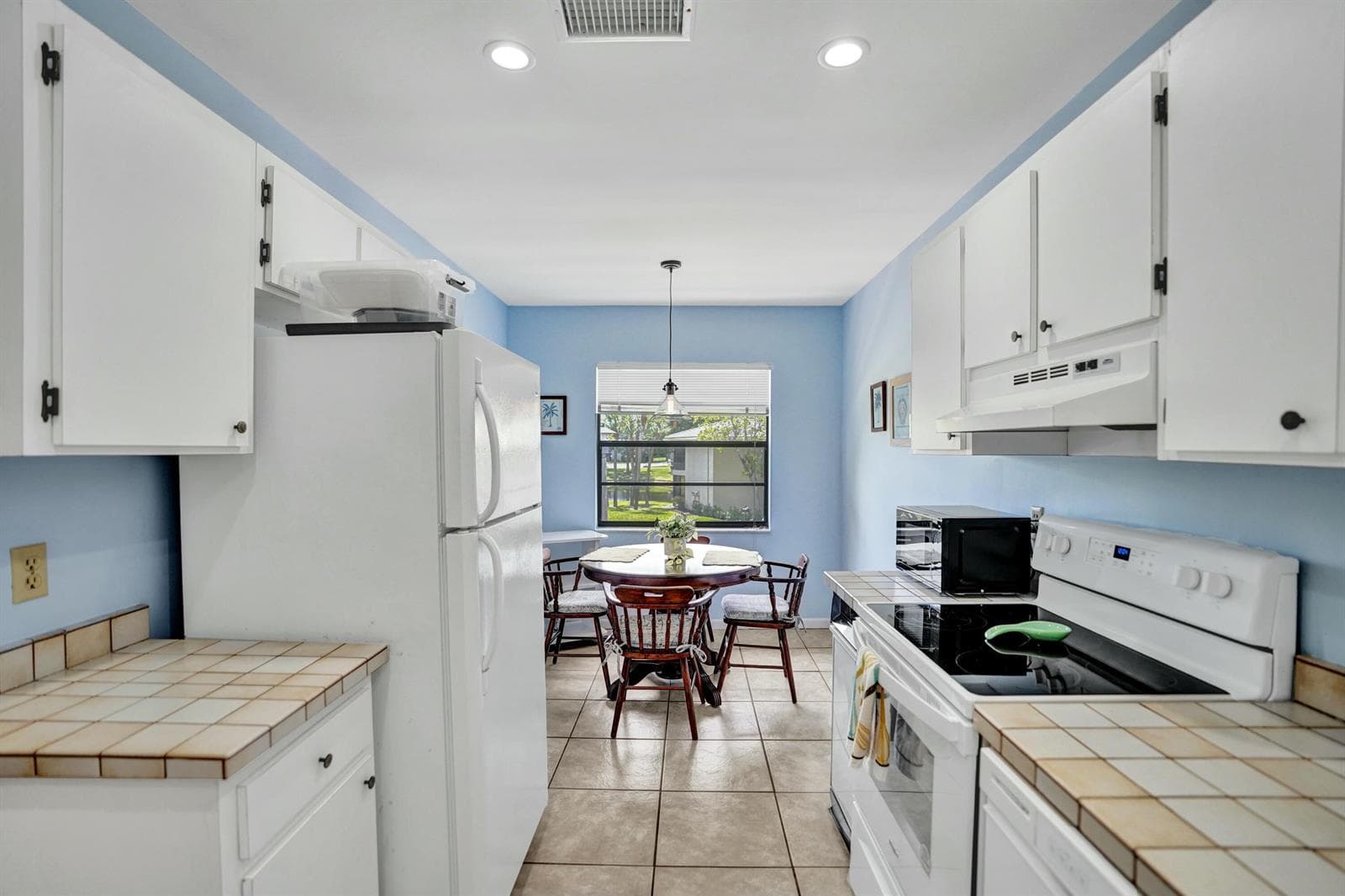 19 STRATFORD Drive E # Unit F, Boynton Beach, FL 33436 — zdjęcie 2