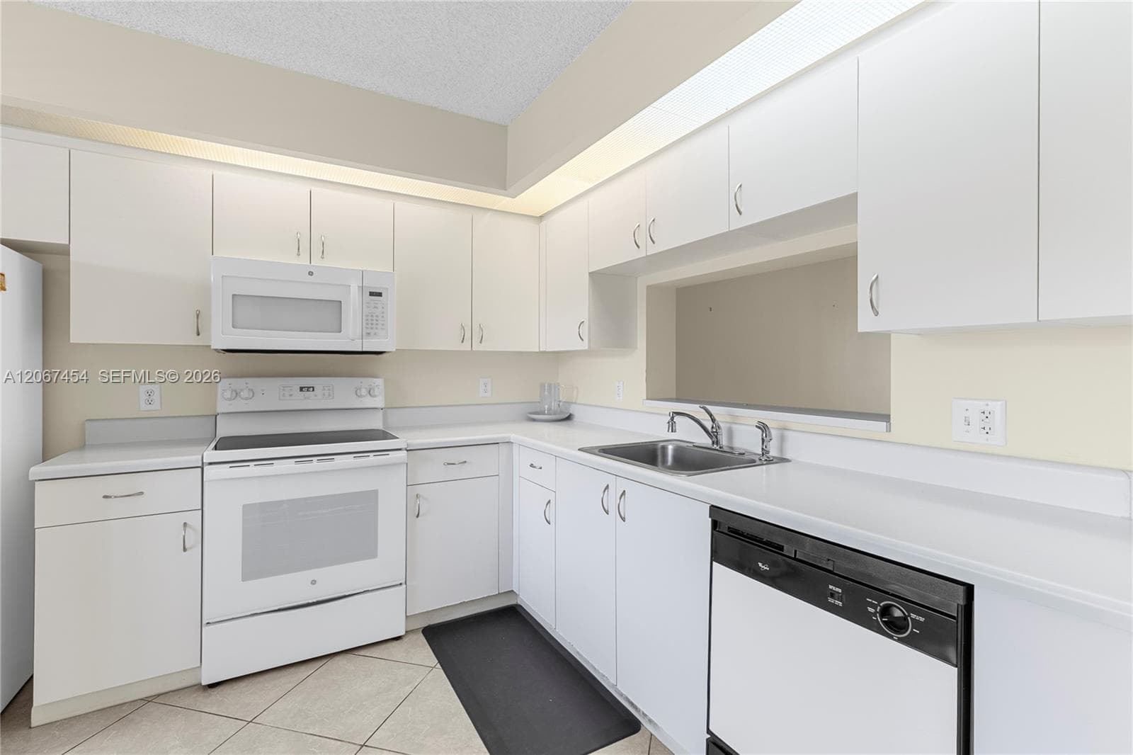 13705 SW 12th St # 208B, Pembroke Pines, FL 33027 — zdjęcie 2