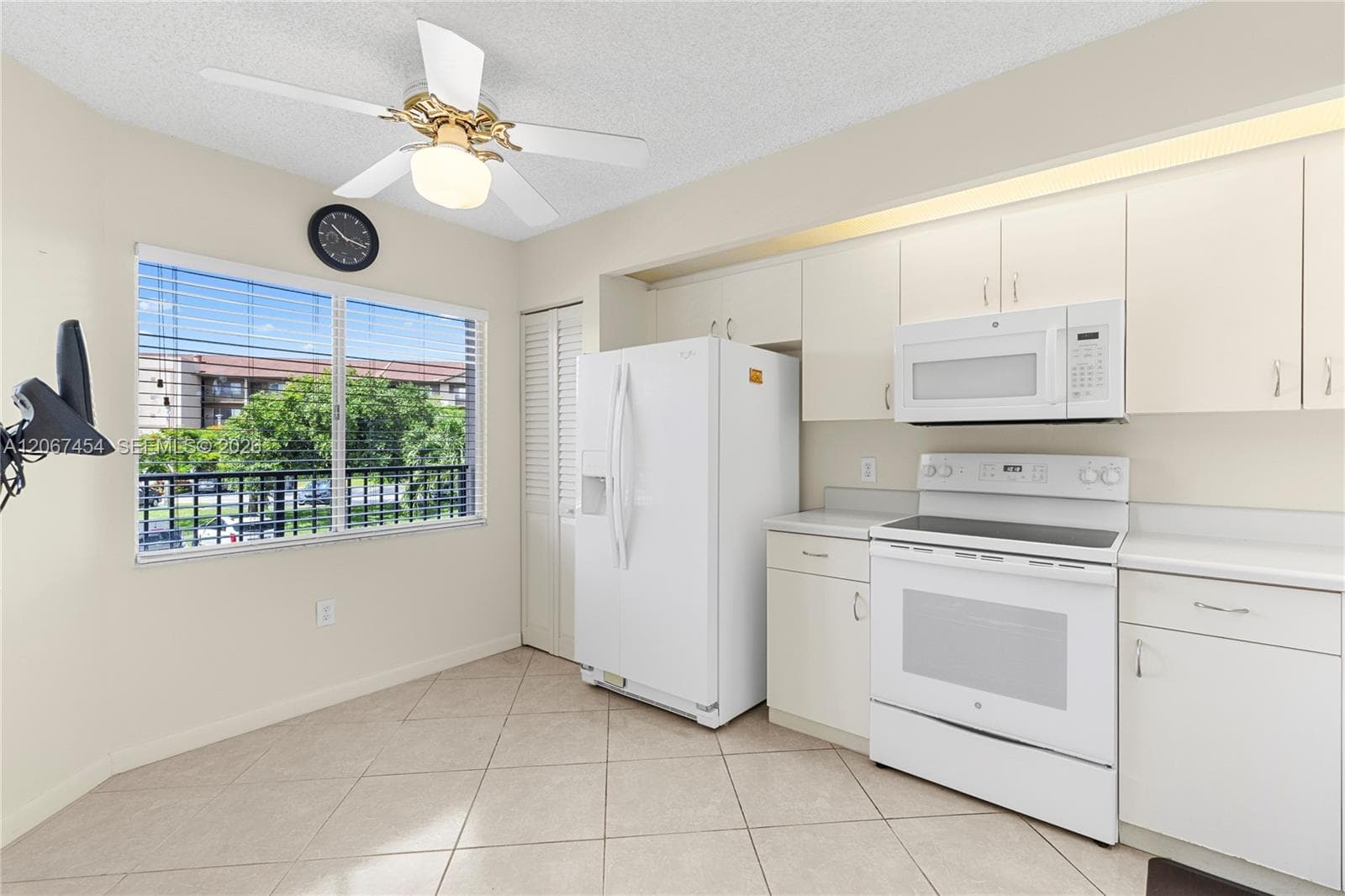 13705 SW 12th St # 208B, Pembroke Pines, FL 33027 — zdjęcie 3