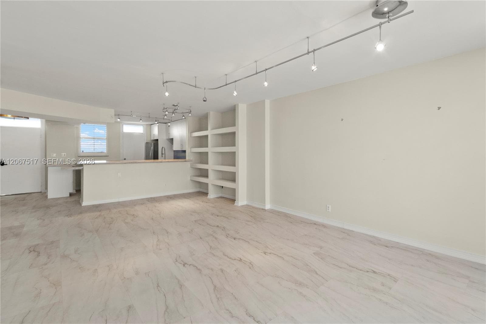 3703 NE 166th St # 904, North Miami Beach, FL 33160 — zdjęcie 5